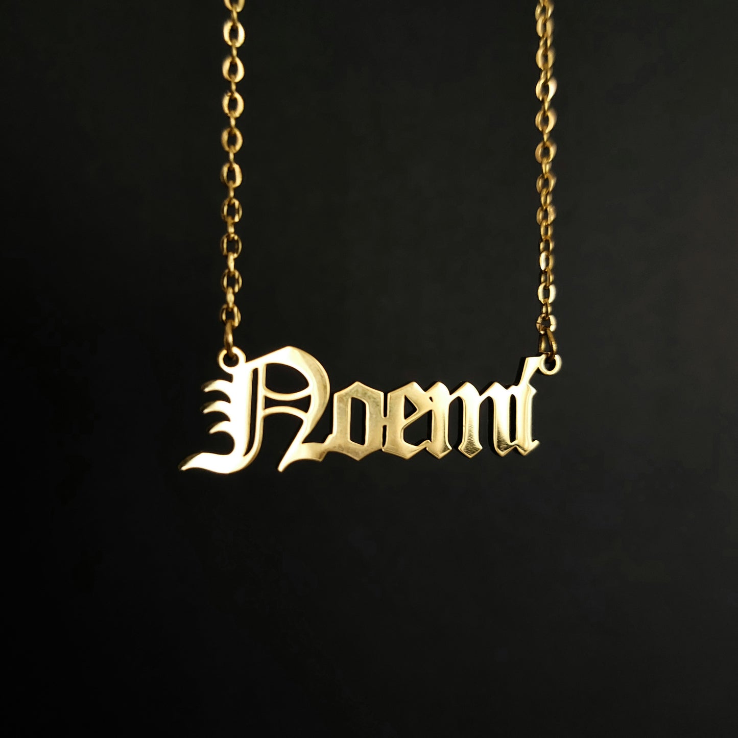 Customizable Name Necklace (Old English)